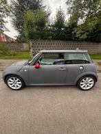 Mini Cooper S 1.6 bouwjaar 2002 km 270,000., Auto's, Zwart, 1600 cc, Leder, Bedrijf