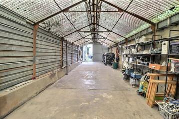 Garage à louer à Charleroi beschikbaar voor biedingen