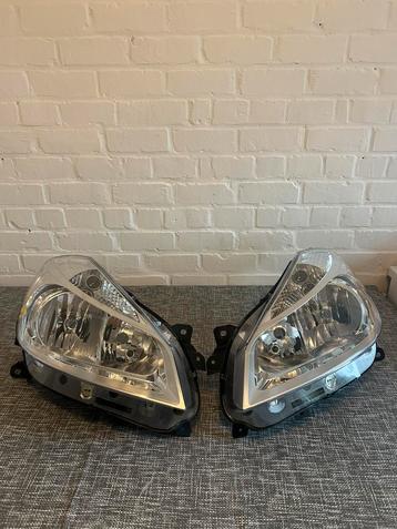 Koplamp Renault Clio 3 - links + rechts beschikbaar voor biedingen