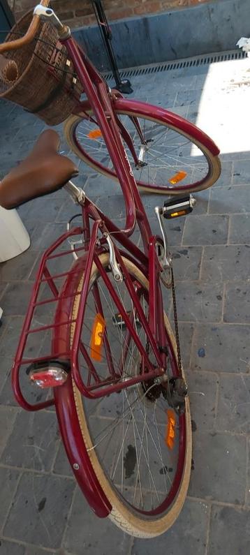 Dames fiets   beschikbaar voor biedingen