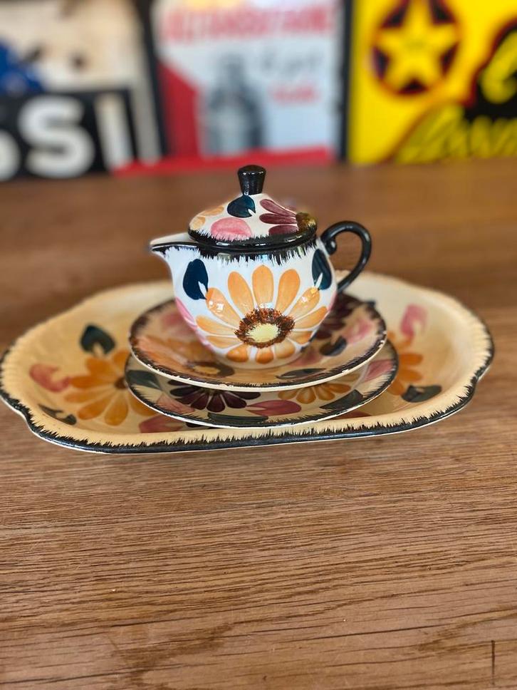 Losse stukken Boch grote bloemen, Antiek en Kunst, Antiek | Servies los, Ophalen of Verzenden