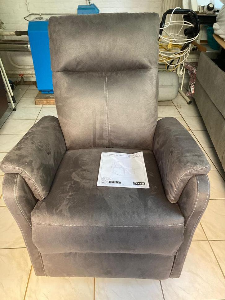Nieuwe elektrische relaxstoel, Huis en Inrichting, Zetels | Zetels en Chaises Longues, Nieuw, Ophalen