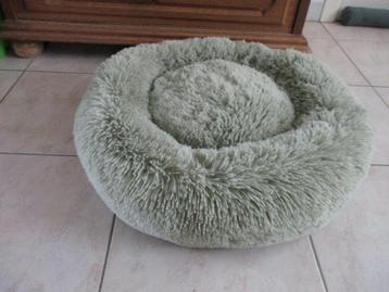 mand voor kat of hondje beschikbaar voor biedingen