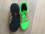 Voetbalschoenen Adidas 36 NIEUW, Sport en Fitness, Voetbal, Ophalen of Verzenden, Nieuw, Schoenen