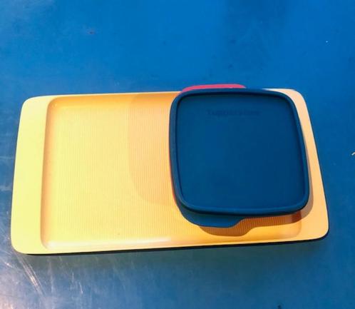 Vintage dienblad en brooddoosje Tupperware, Huis en Inrichting, Keuken | Tupperware, Zo goed als nieuw, Overige typen, Blauw, Geel