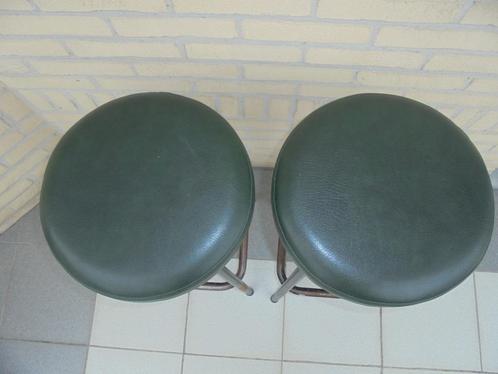 2 Vintage barkrukken, Huis en Inrichting, Barkrukken, Gebruikt, 60 tot 90 cm, Leer, Metaal, 2 krukken, Met voetsteun, Ophalen