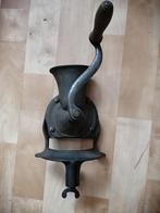 antieke koffiemolen, Ophalen