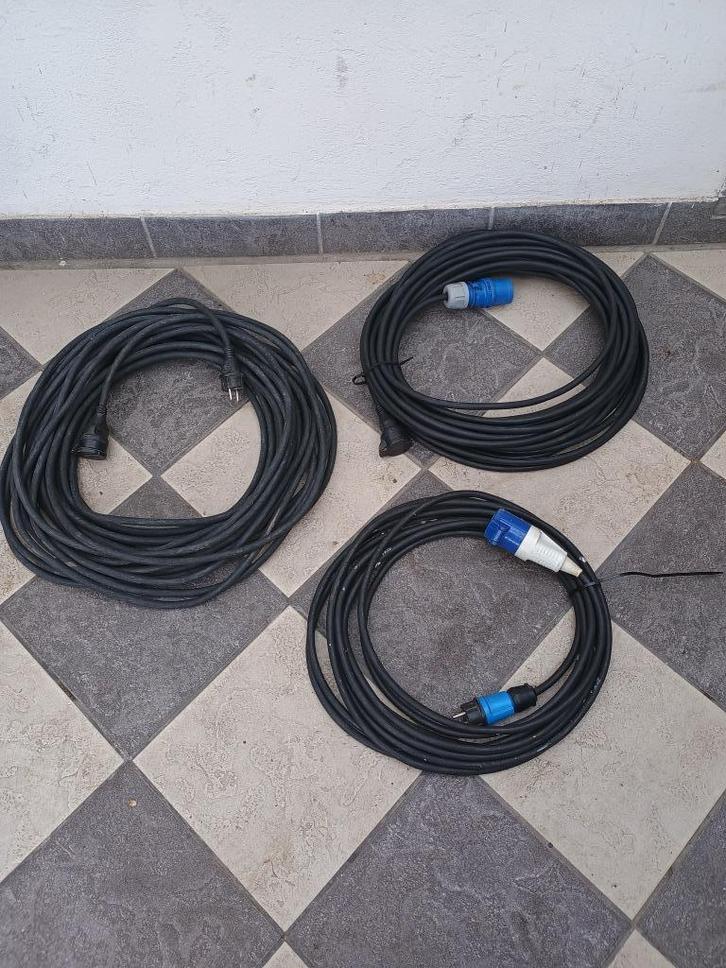 Elektriciteitskabels Schuko/CEE - 25m/25m/10m (3G 2,5mm²), Doe-het-zelf en Bouw, Elektriciteit en Kabels, Zo goed als nieuw, Kabel of Snoer