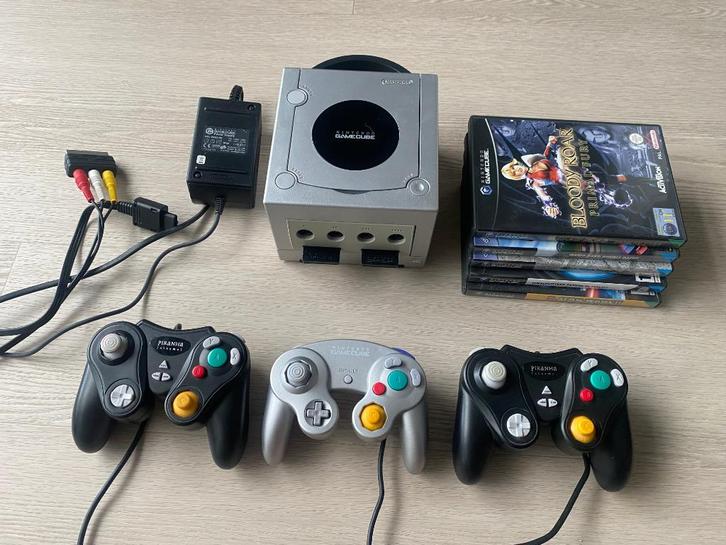Nintendo Gamecube + games en toebehoren, Games en Spelcomputers, Spelcomputers | Nintendo GameCube, Gebruikt, Zilver, Met 3 controllers of meer