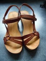 schoenen, Bruin, Nieuw, Ophalen of Verzenden, Schoenen met hoge hakken