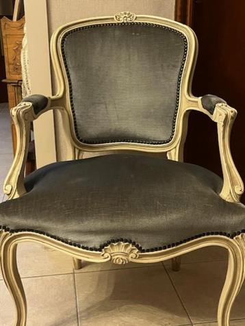 zeteltje beschikbaar voor biedingen