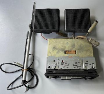 autoradio Philips, met luidspreker en antenne beschikbaar voor biedingen