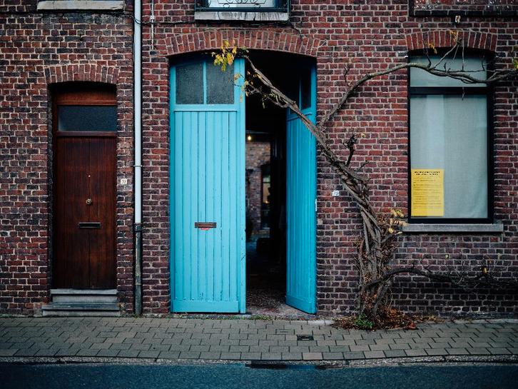 2 houten poorten, Doe-het-zelf en Bouw, Deuren en Vliegenramen, Gebruikt, Buitendeur, 215 cm of meer, 120 cm of meer, Hout, Vouwdeur