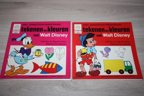 2x Tekenen en kleuren met Wat Disney , als nieuw, Verzamelen, Disney, Zo goed als nieuw, Overige typen, Overige figuren, Ophalen of Verzenden