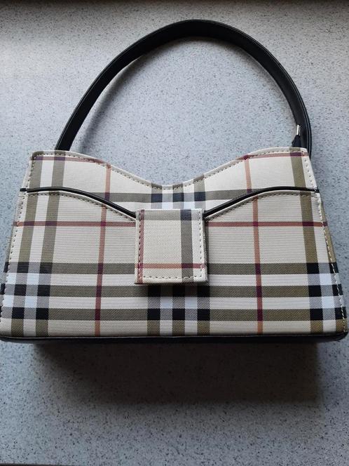 Vintage handtas ruitmotief – nooit gebruikt, Handtassen en Accessoires, Tassen | Damestassen, Zo goed als nieuw, Handtas, Rood
