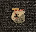 PIN - MUD, SWEAT AND GEARS - MOTORCROSS - MOTOR, Verzamelen, Ophalen of Verzenden, Gebruikt, Sport, Speldje of Pin