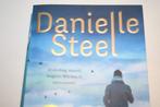 Danielle Steel "Dubbelleven", 1x gelezen, zo goed als nieuw, Livres, Utilisé, Enlèvement ou Envoi