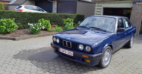 Bmw e30 320i m20b25, Autos, BMW, Particulier, Autres modèles, Essence, 4 portes, Boîte manuelle, Bleu, Gris, Tissu, Propulsion arrière