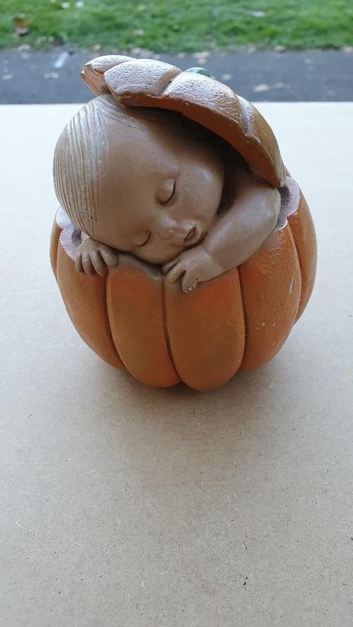 Sculptuur gesigneerd door Yourin Artiom en gemerkt Perkeo, Antiek en Kunst, Antiek | Keramiek en Aardewerk, Ophalen
