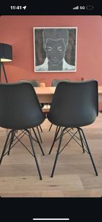 Moderne houten tafel met 6 zwarte stoelen, Huis en Inrichting, Complete eetkamers, Ophalen