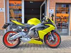 APRILIA RS 660 VANAF JUNI 2023 MET 1350 KM! EERSTE EIGENAAR, Motoren, 2 cilinders, Sport, Meer dan 35 kW, 660 cc