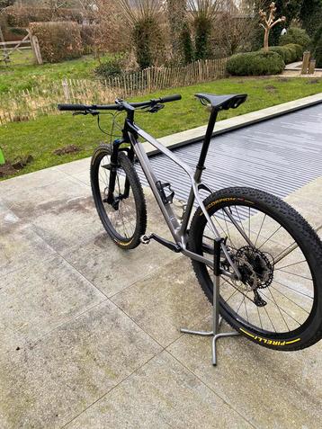 Orbea Alma Carbon M10 maat Large met Carbon wielset beschikbaar voor biedingen