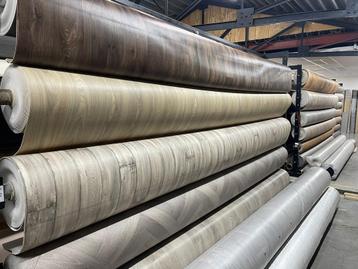 Vinyl vloerbekleding 4m breed beschikbaar voor biedingen