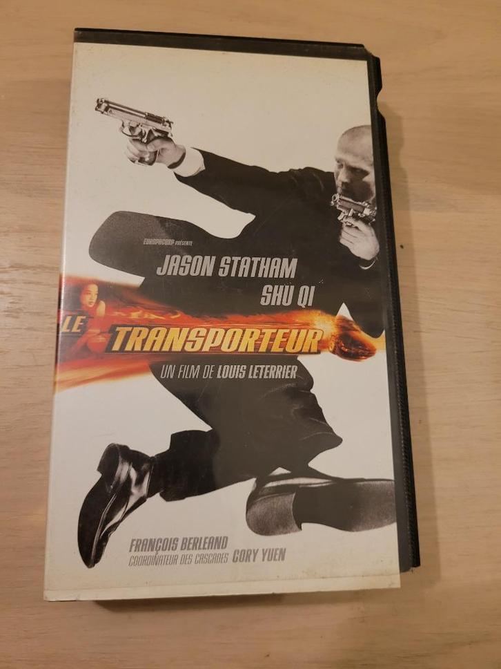 k7 vhs Le Transporteur, Cd's en Dvd's, VHS | Film, Zo goed als nieuw, Thrillers en Misdaad, Ophalen of Verzenden