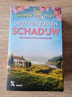 De zeven zussen - Schaduw (Lucinda Riley), Boeken, Ophalen of Verzenden, Zo goed als nieuw