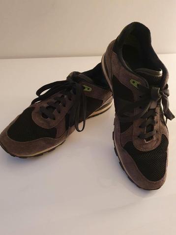 BOSS baskets (taille 8/ 42) beschikbaar voor biedingen