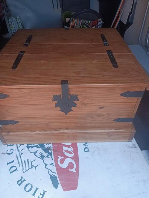 Oude  kist als salontafel   (Mexicaanse), Huis en Inrichting, Woonaccessoires | Kisten, Zo goed als nieuw, Ophalen