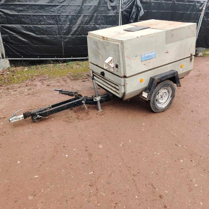 Mobiele compressor 3m3, Doe-het-zelf en Bouw, Compressors, Gebruikt, 10 bar of meer, 100 liter of meer, 800 liter/min of meer