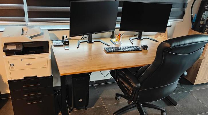 PC is CM Case + 650W PS INTEL 15  16 GB KC3000 1 TB WI11PRO., Computers en Software, Overige Computers en Software, Zo goed als nieuw