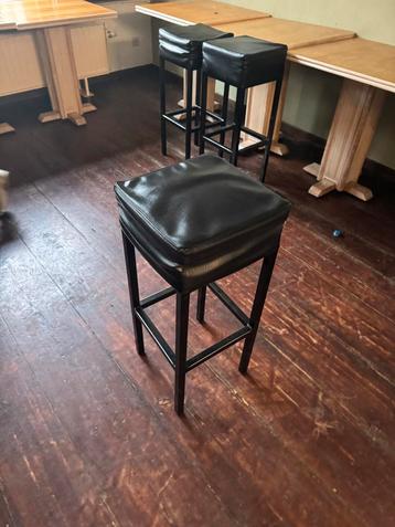 Barkrukken beschikbaar voor biedingen