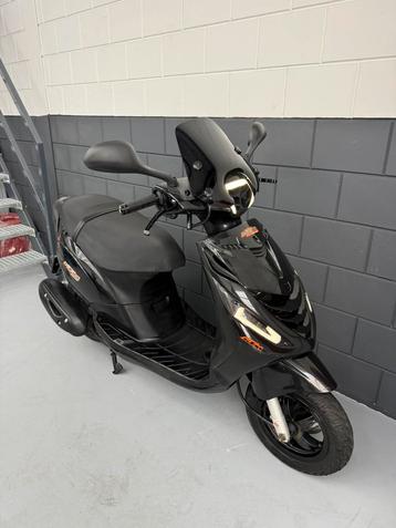 Piaggio Zip Sp Iget 2018 4Takt A Klasse Black Edition beschikbaar voor biedingen