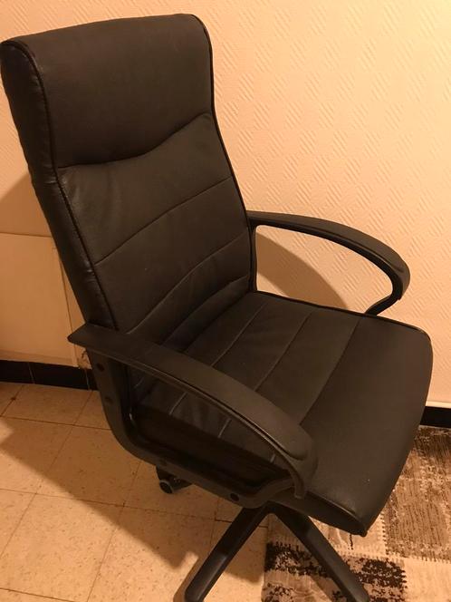 LEDEREN BUREAUSTOEL İN NİEUWSTAAT  !!, Huis en Inrichting, Bureaustoelen, Zo goed als nieuw, Bureaustoel, Zwart, Ergonomisch, Gaming bureaustoel