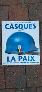 UN Helmets boek, Verzamelen, Militaria | Algemeen, Ophalen