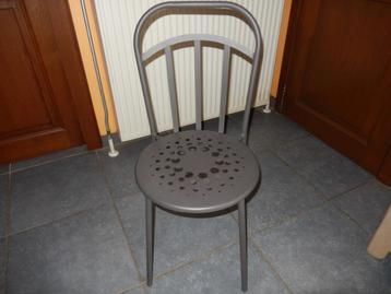 Belles chaises de jardin ou autre  beschikbaar voor biedingen