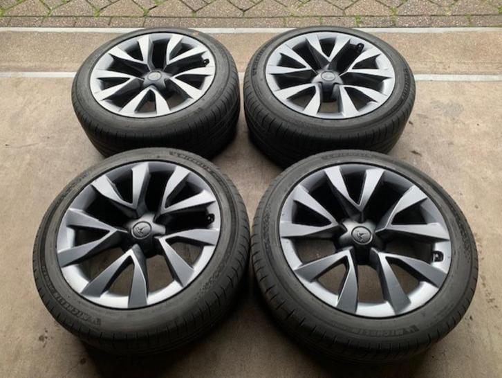 OEM TESLA MODEL X CYBERSTREAM VELGEN + BANDEN 275 45 R20, Auto diversen, Kentekenplaathouders, Gebruikt, Ophalen of Verzenden