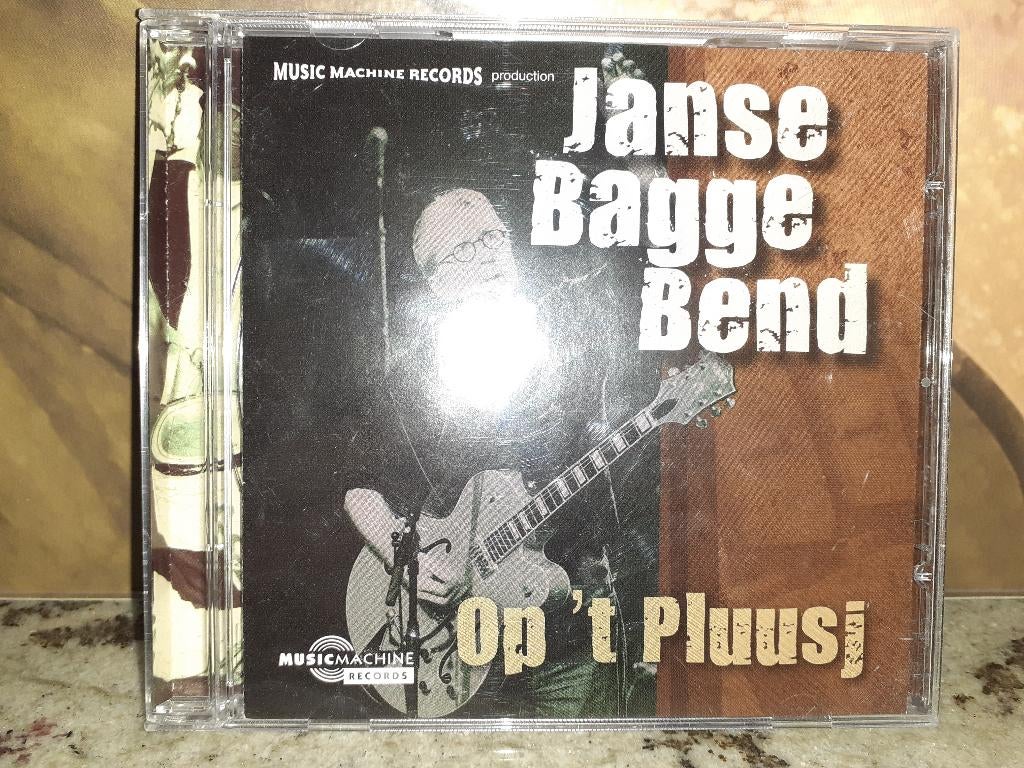 JANSE BAGGE BEND, Op 'T Pluusj, cd, Limburgs Dialect, CD & DVD, CD | Néerlandophone, Enlèvement ou Envoi, Comme neuf, Rock