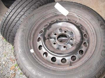 Winterset Kia Carens - 205/65 R15 94H beschikbaar voor biedingen