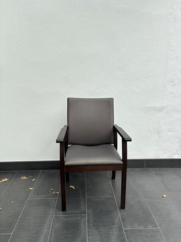 Zorgstoel Moments Furniture beschikbaar voor biedingen