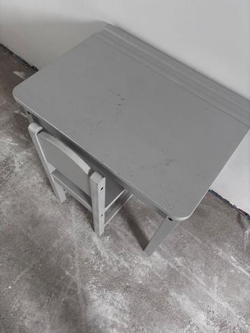 Kinderbureau ikea met stoel beschikbaar voor biedingen