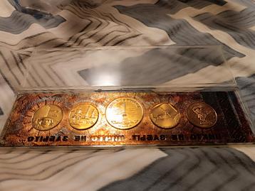 Set of medals"Nobody is forgotten, nothing is forgotten"1945 beschikbaar voor biedingen