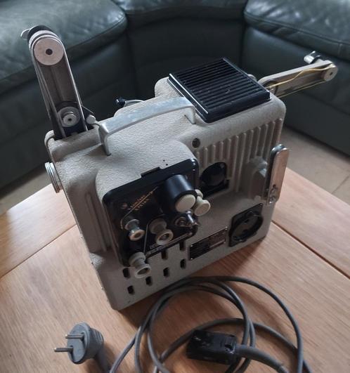 Vintage filmprojector 8 mm Eumig P8 phonomatic, Verzamelen, Foto-apparatuur en Filmapparatuur, Projector, 1940 tot 1960, Ophalen of Verzenden