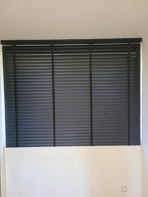 Nieuwe aluminium jaloezieën - verschillende formaten, Huis en Inrichting, Stoffering | Gordijnen en Lamellen, Nieuw, 150 tot 200 cm