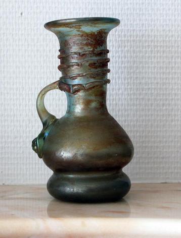 Vase romain. Verre bleu. 17 cm de haut