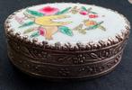Aziatische pillendoos uit 1950 met Cloisonne-email, Antiek en Kunst, Ophalen of Verzenden