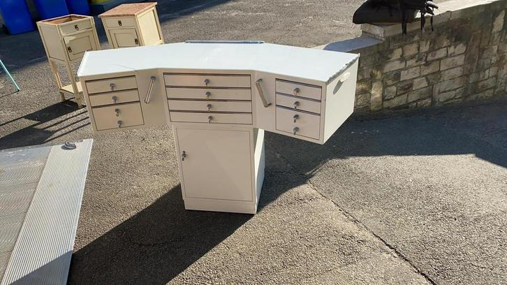 Meuble de métier ancien en métal, Antiquités & Art, Antiquités | Meubles | Armoires, Enlèvement