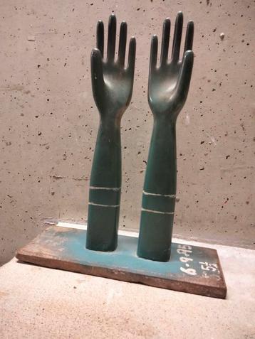 Vintage industrial design handschoen mal hout mancave nr2 beschikbaar voor biedingen